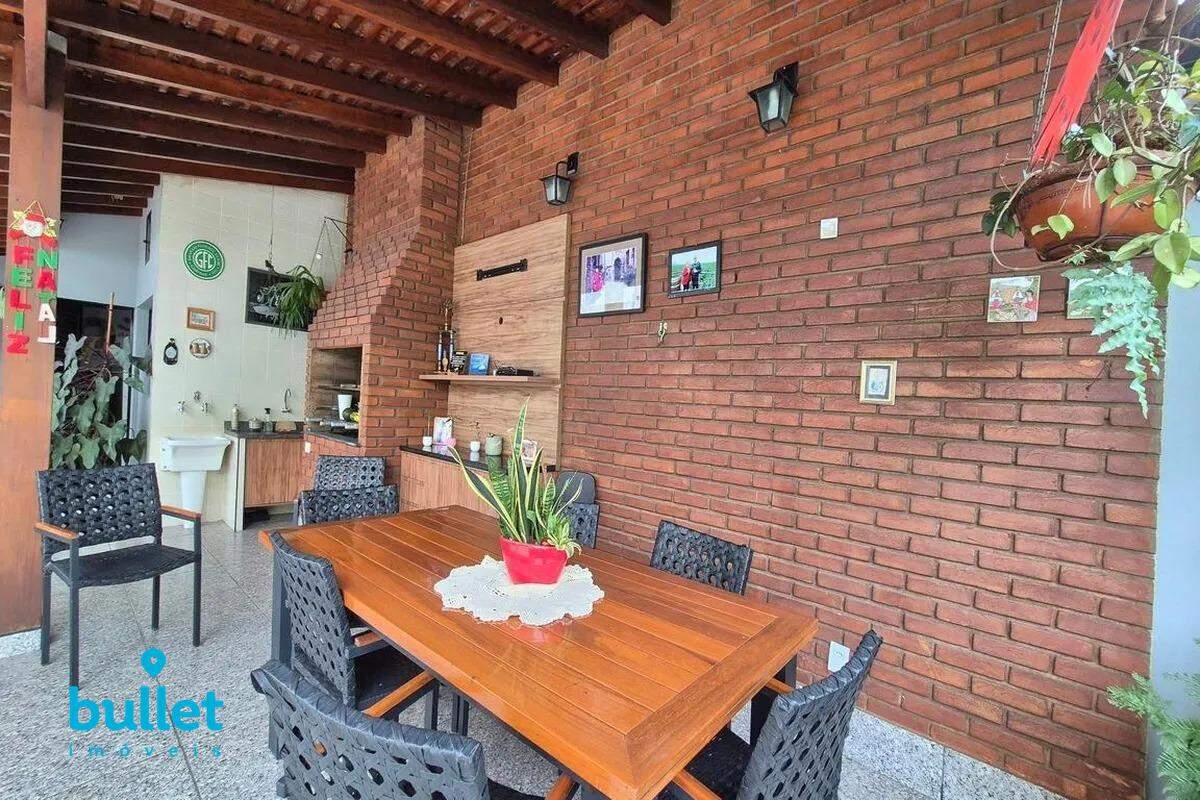 Casa à venda no bairro Vila Pompéia: 