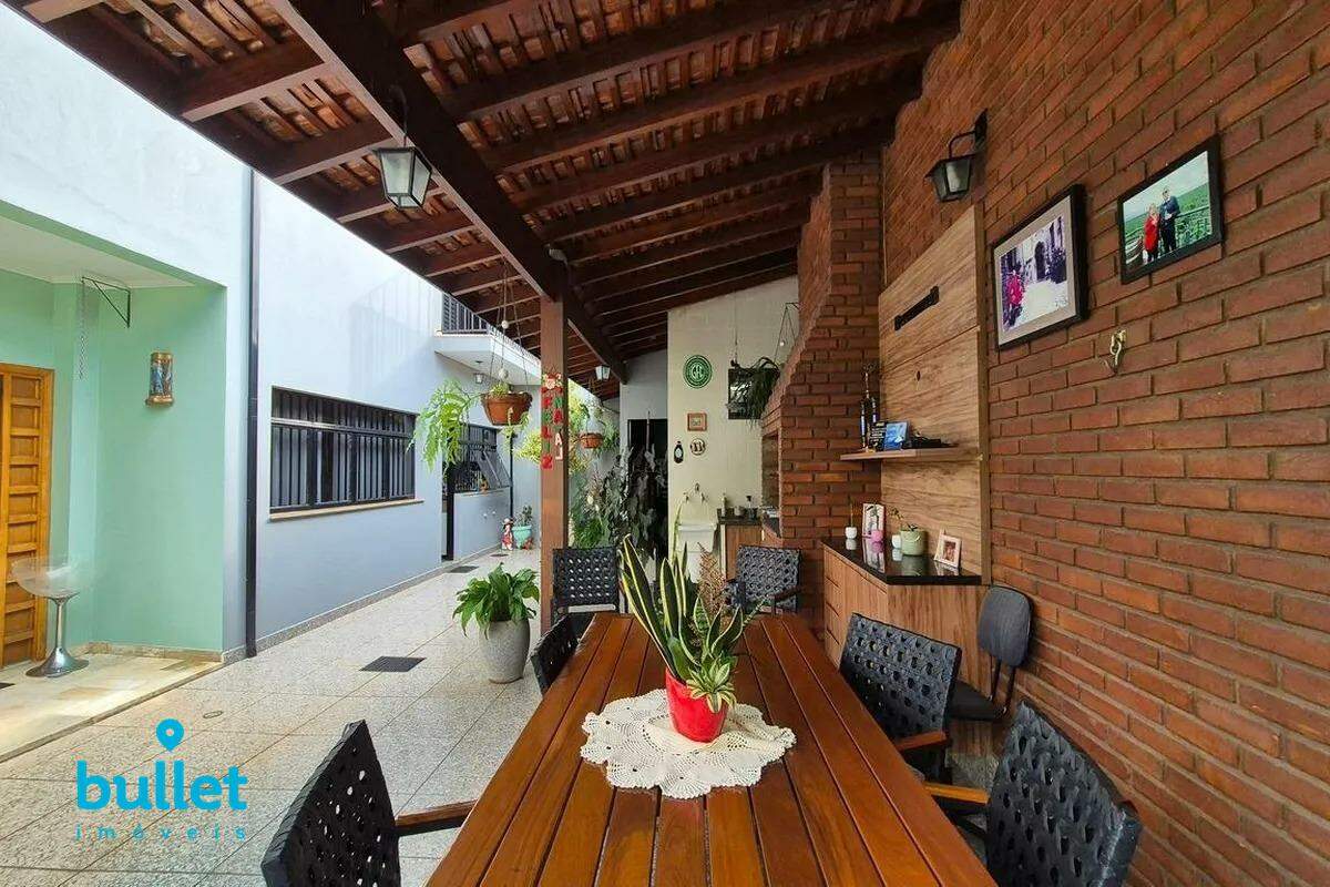 Casa à venda no bairro Vila Pompéia: 