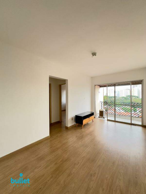 Apartamento à venda no bairro Bosque: 