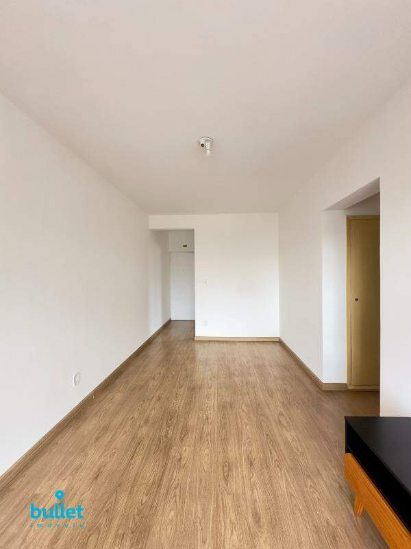 Apartamento à venda no bairro Bosque: 