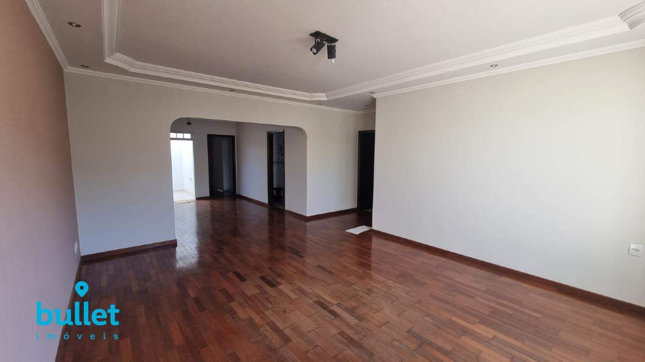 Casa à venda no bairro Jardim Guarani: 