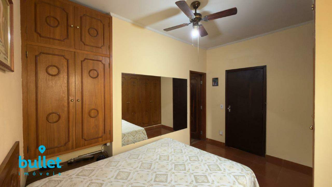 Casa à venda no bairro Jardim Campos Elíseos: 
