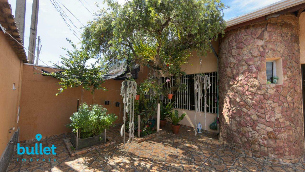Casa à venda no bairro Jardim Campos Elíseos: 