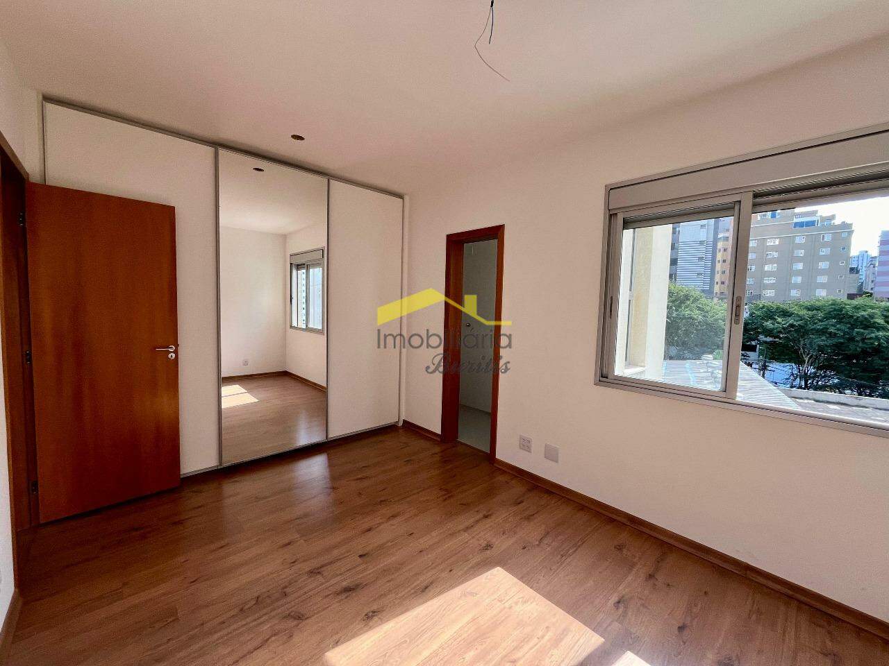 Apartamento à venda no Buritis: 