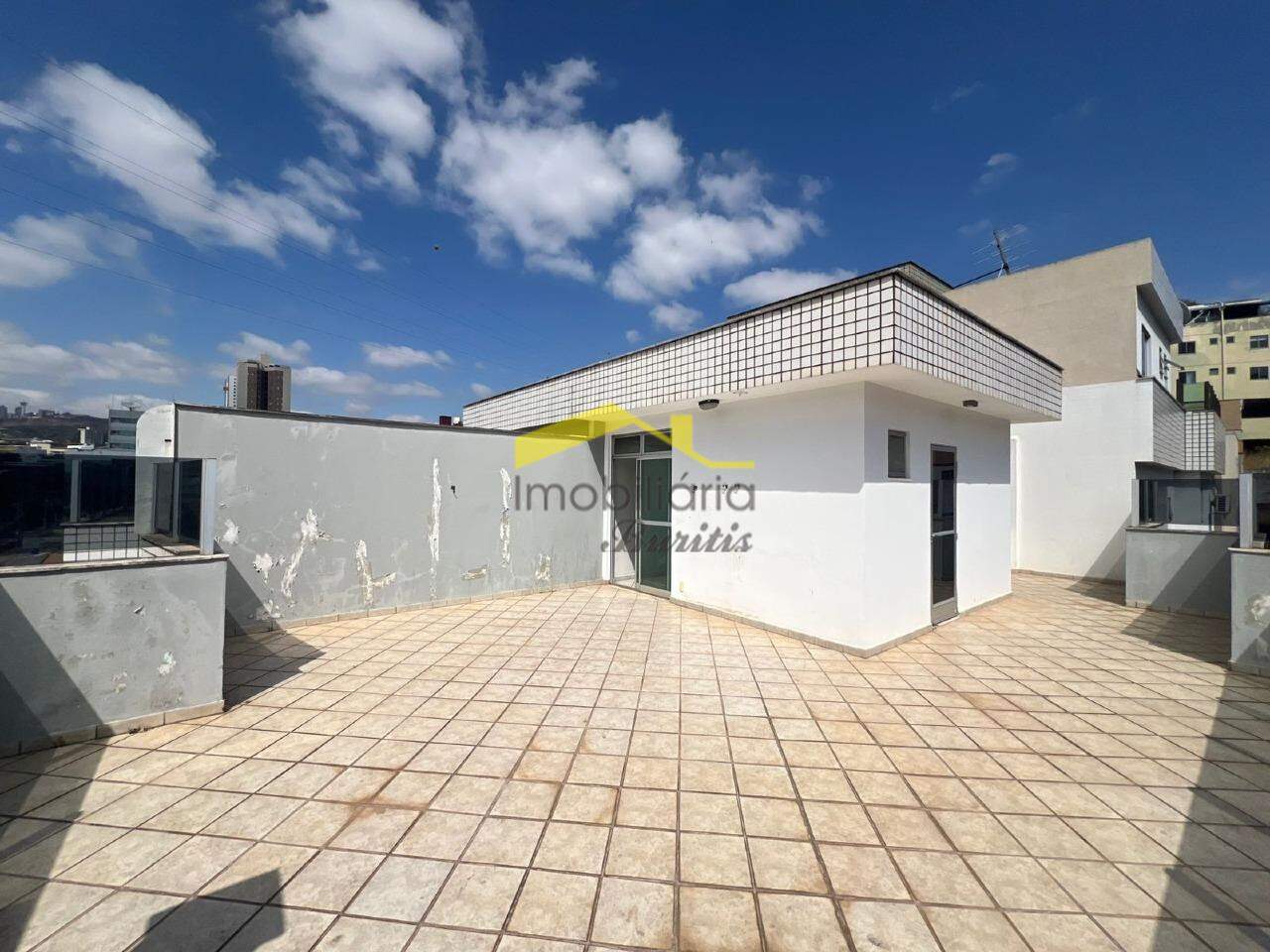 Cobertura para aluguel no Estoril: 