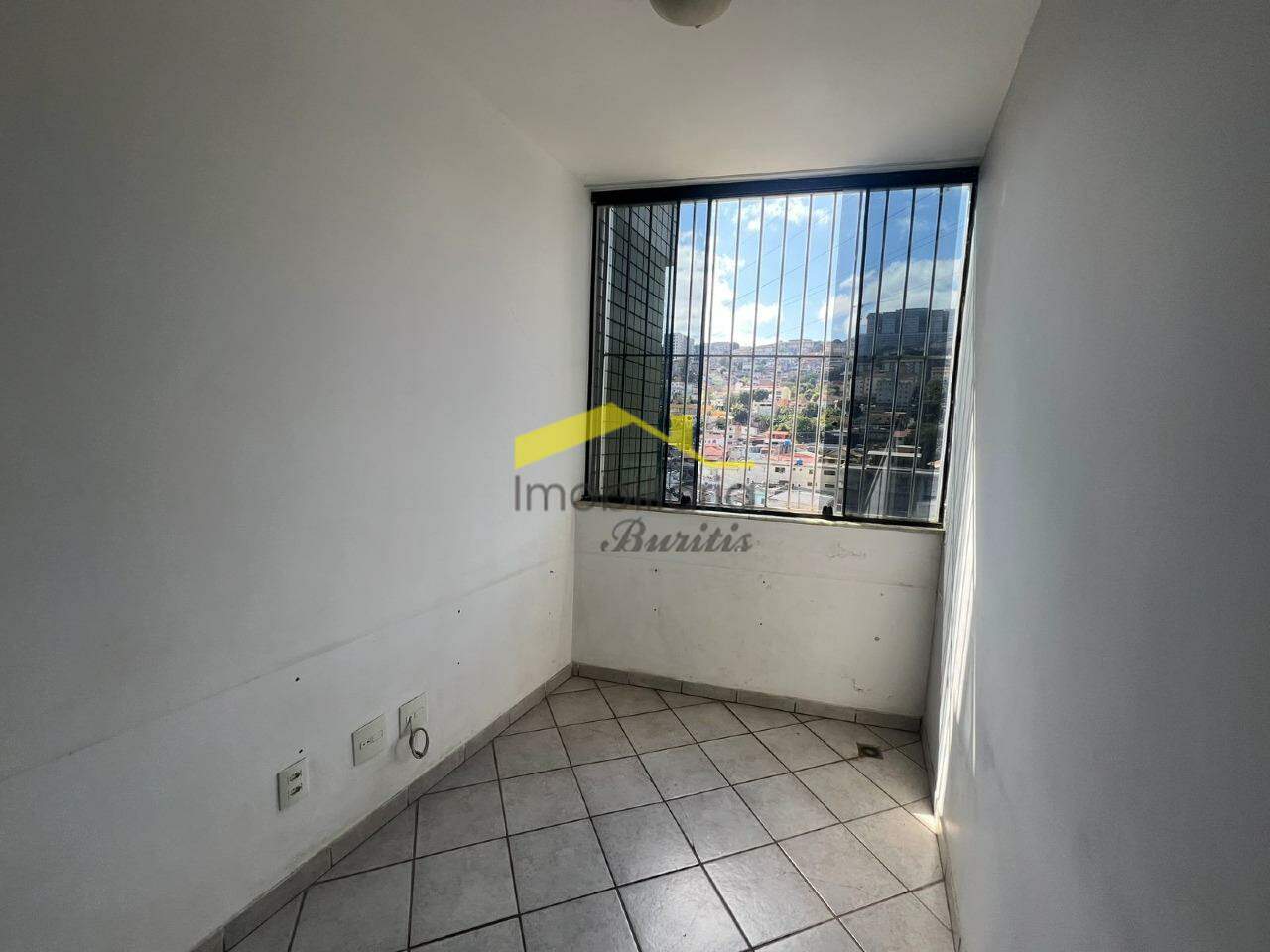 Cobertura para aluguel no Estoril: 