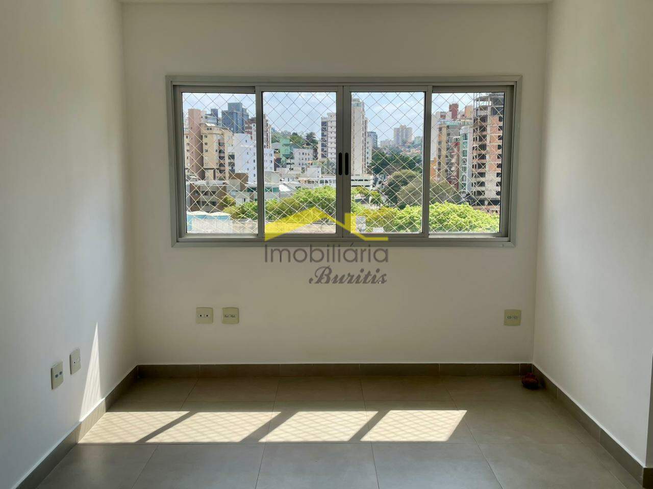 Cobertura para aluguel no Buritis: 