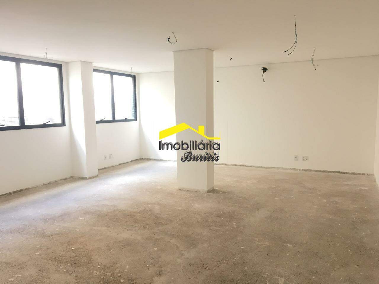 Sala para aluguel no Estoril: 