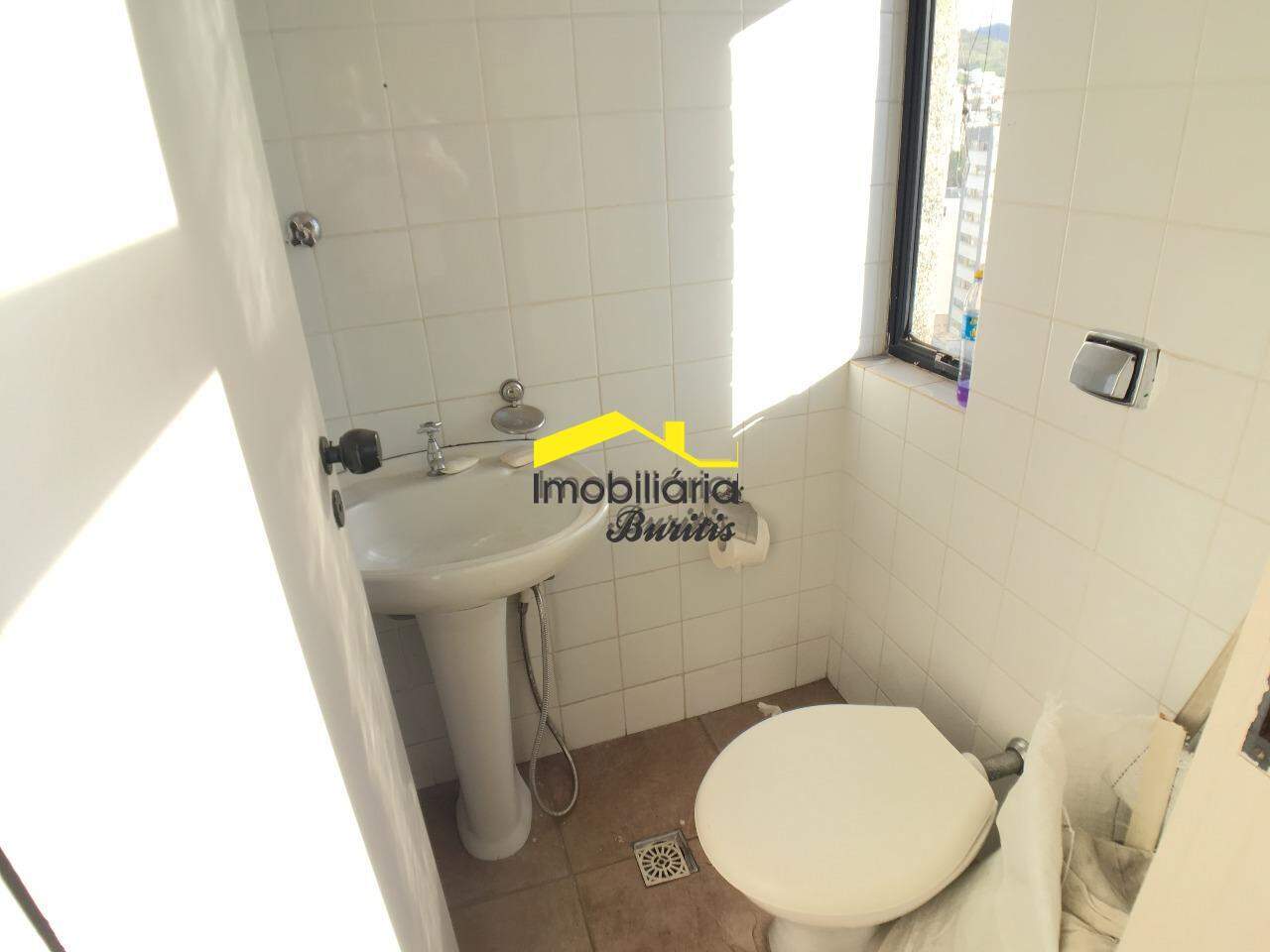 Sala à venda no Buritis: 