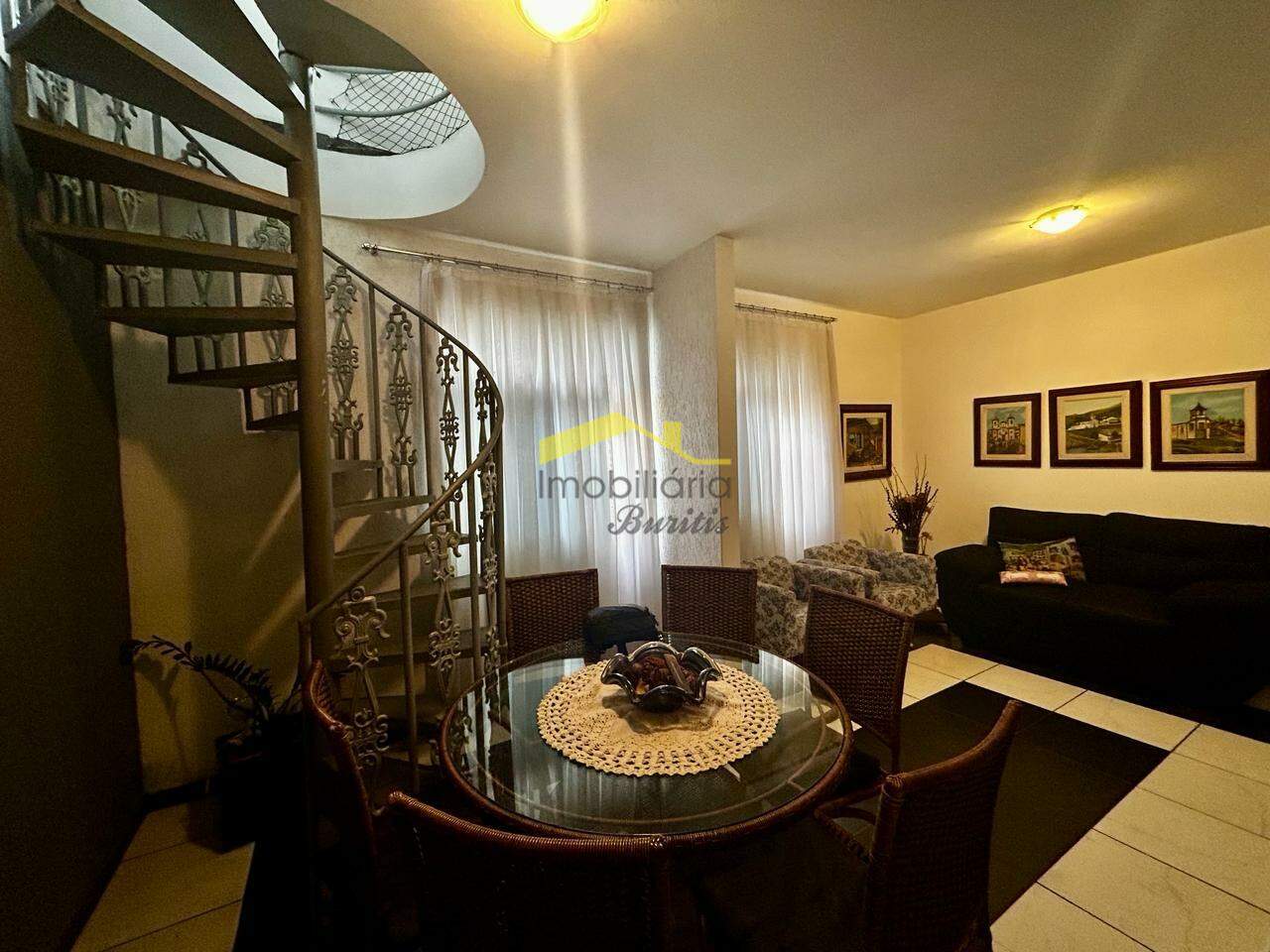 Cobertura à venda no Buritis: Sala