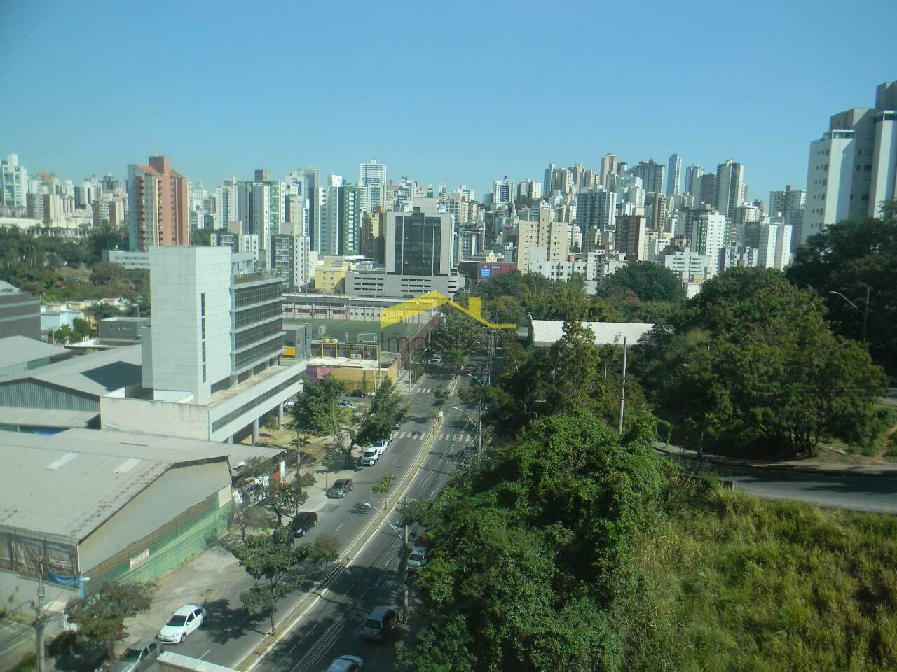 Sala à venda no Buritis: 