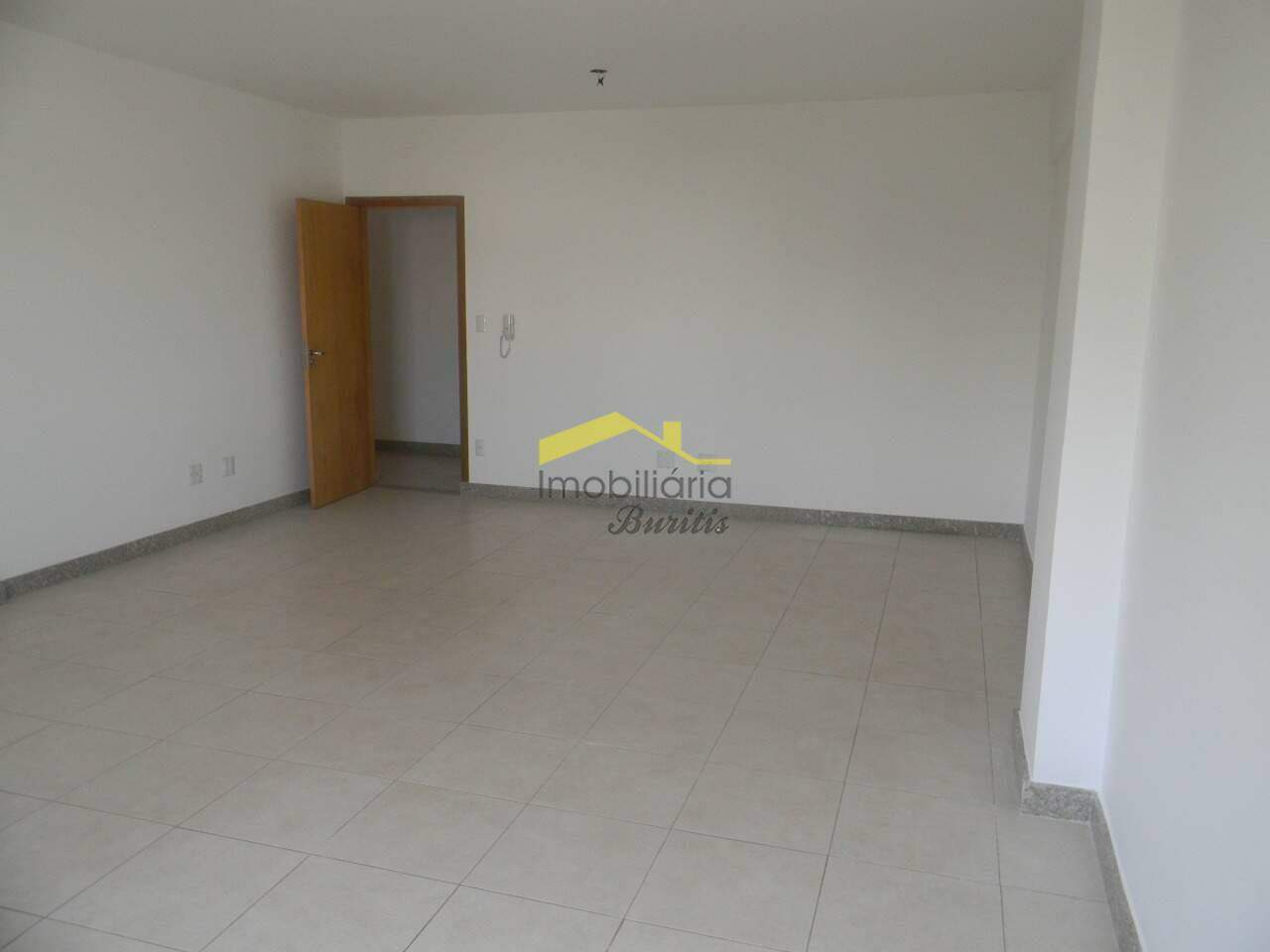 Sala à venda no Buritis: 