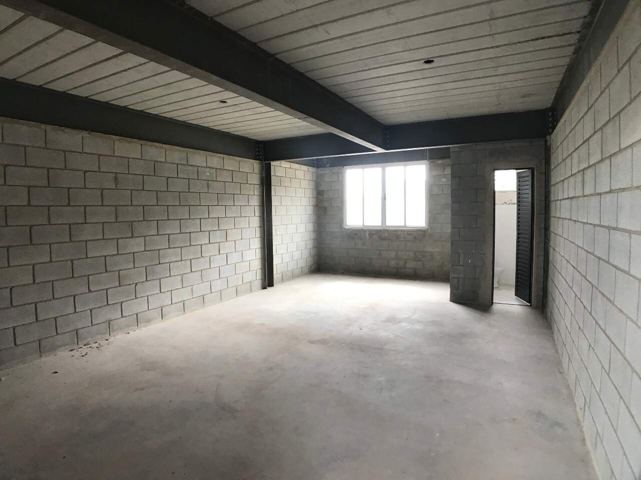 Prédio Comercial para aluguel no Estoril: 