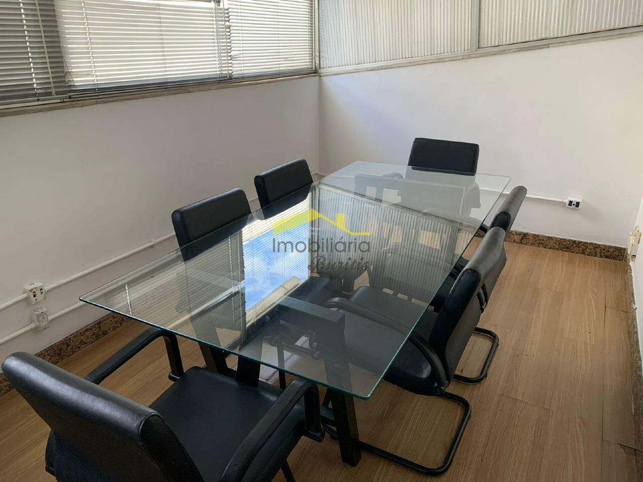 Sala para aluguel no Estoril: 
