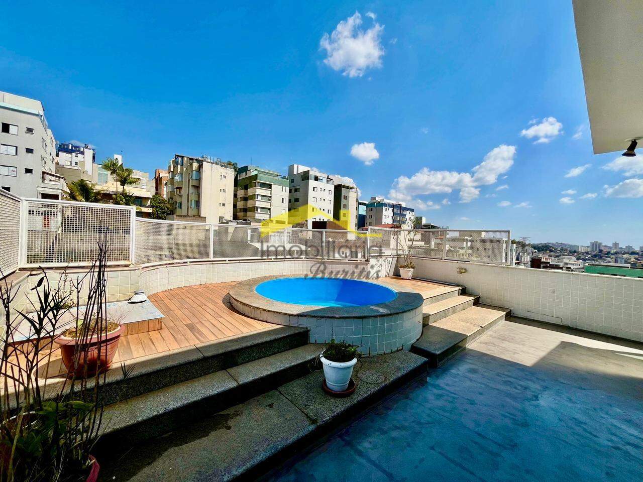 Cobertura à venda no Buritis: 