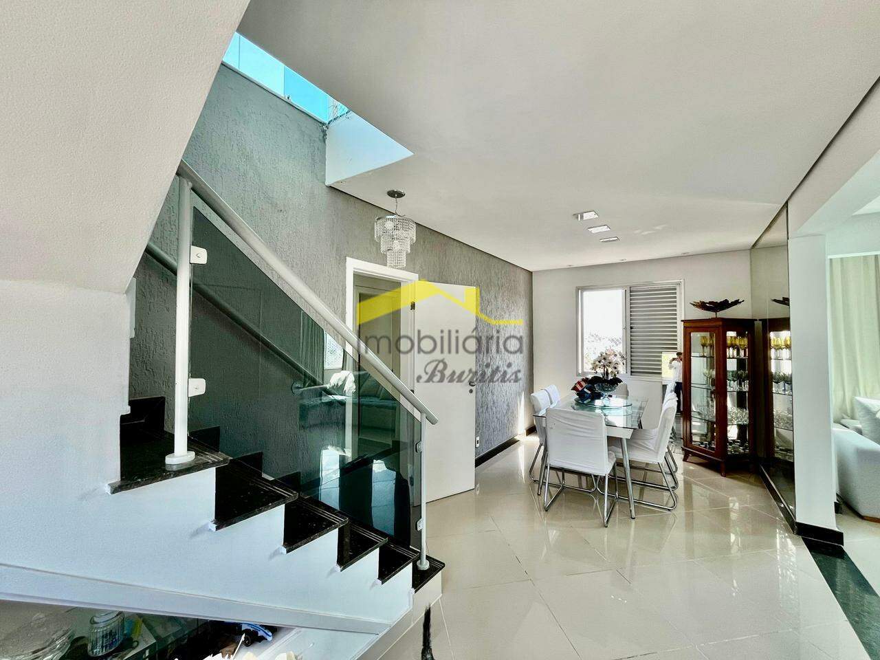 Cobertura à venda no Buritis: 