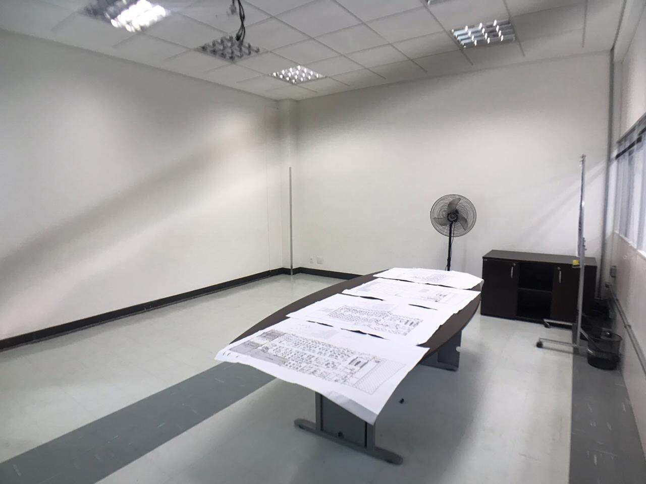 Prédio Comercial para aluguel no Estoril: 