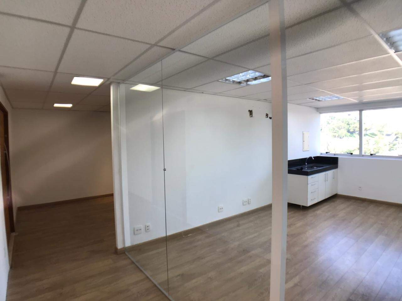 Sala à venda no Buritis: 