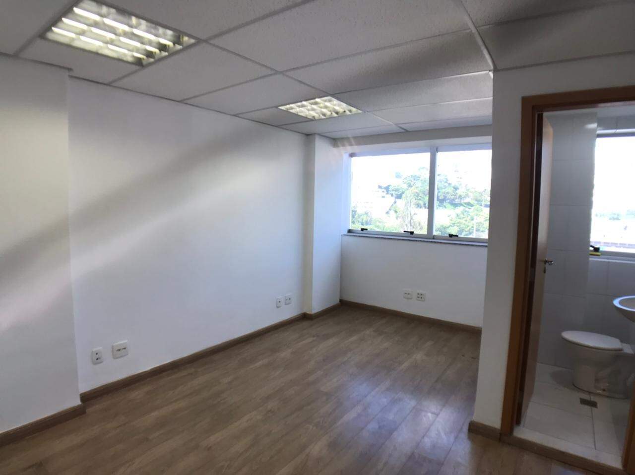 Sala à venda no Buritis: 