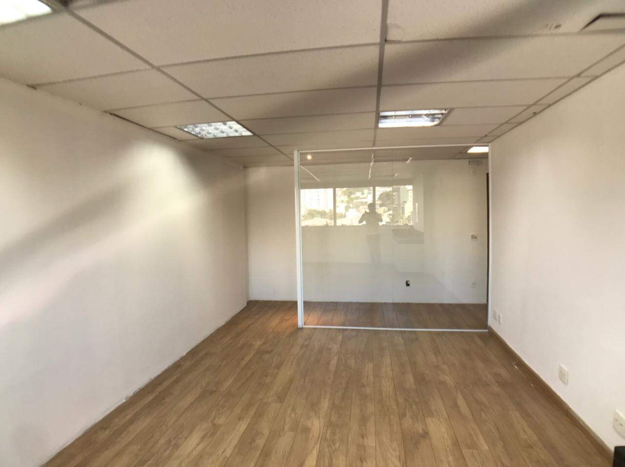 Sala à venda no Buritis: 