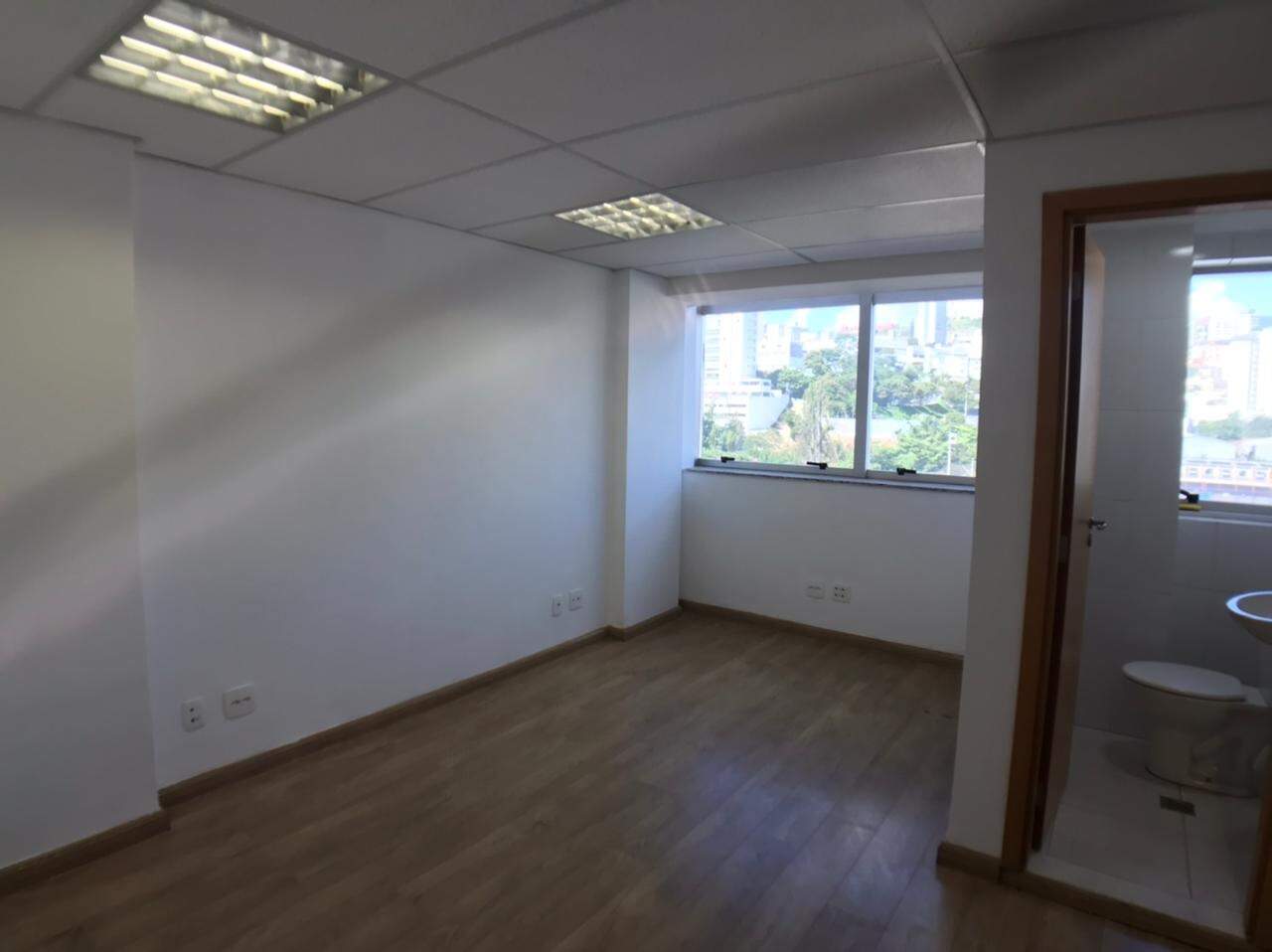 Sala à venda no Buritis: 