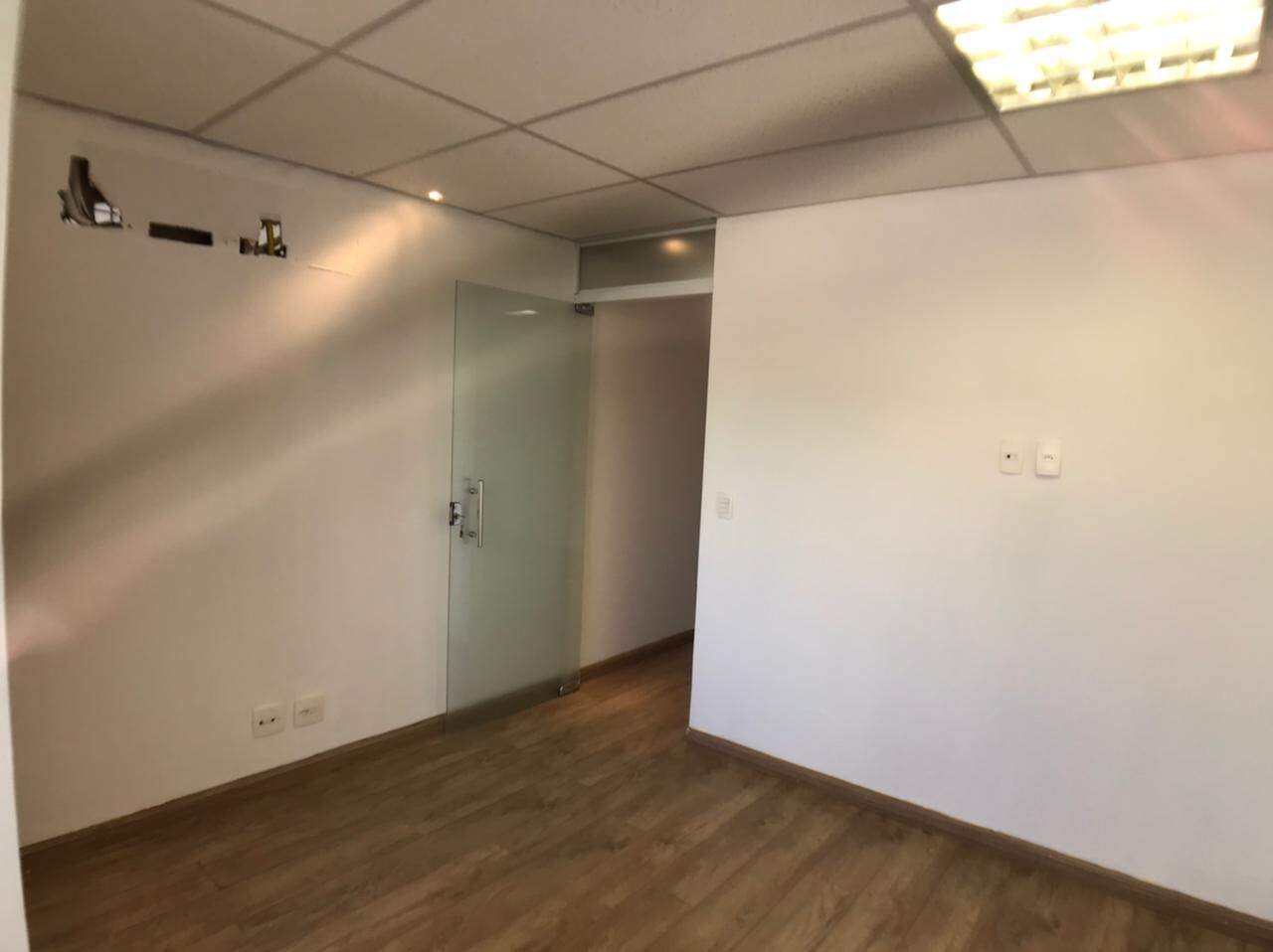 Sala à venda no Buritis: 