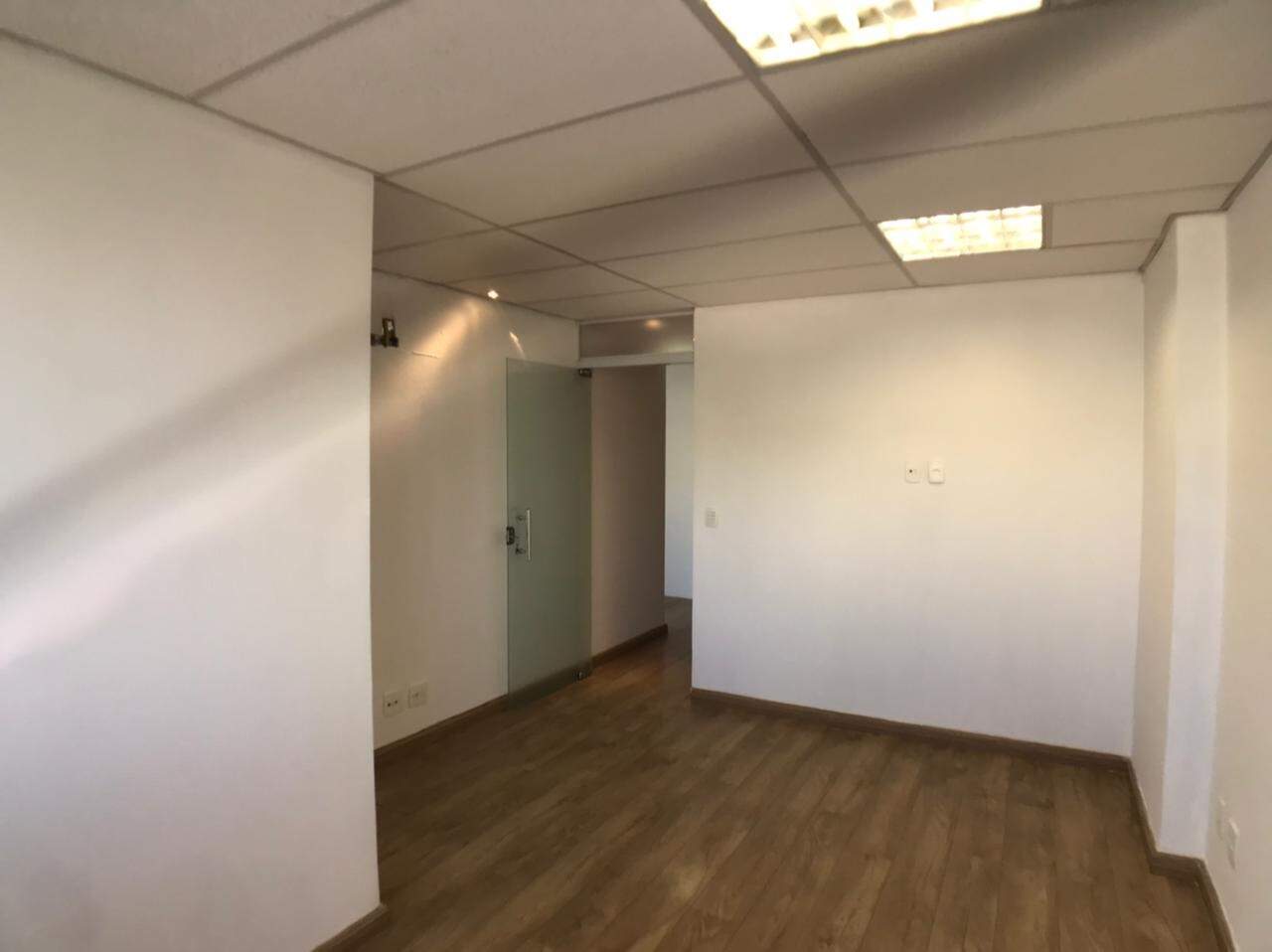 Sala à venda no Buritis: 