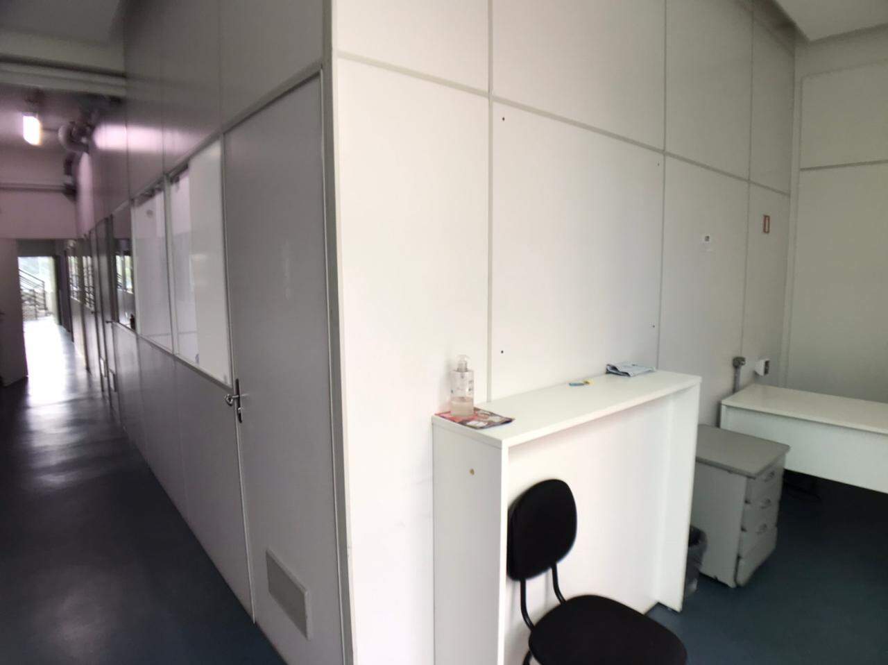 Prédio Comercial à venda no Estoril: 