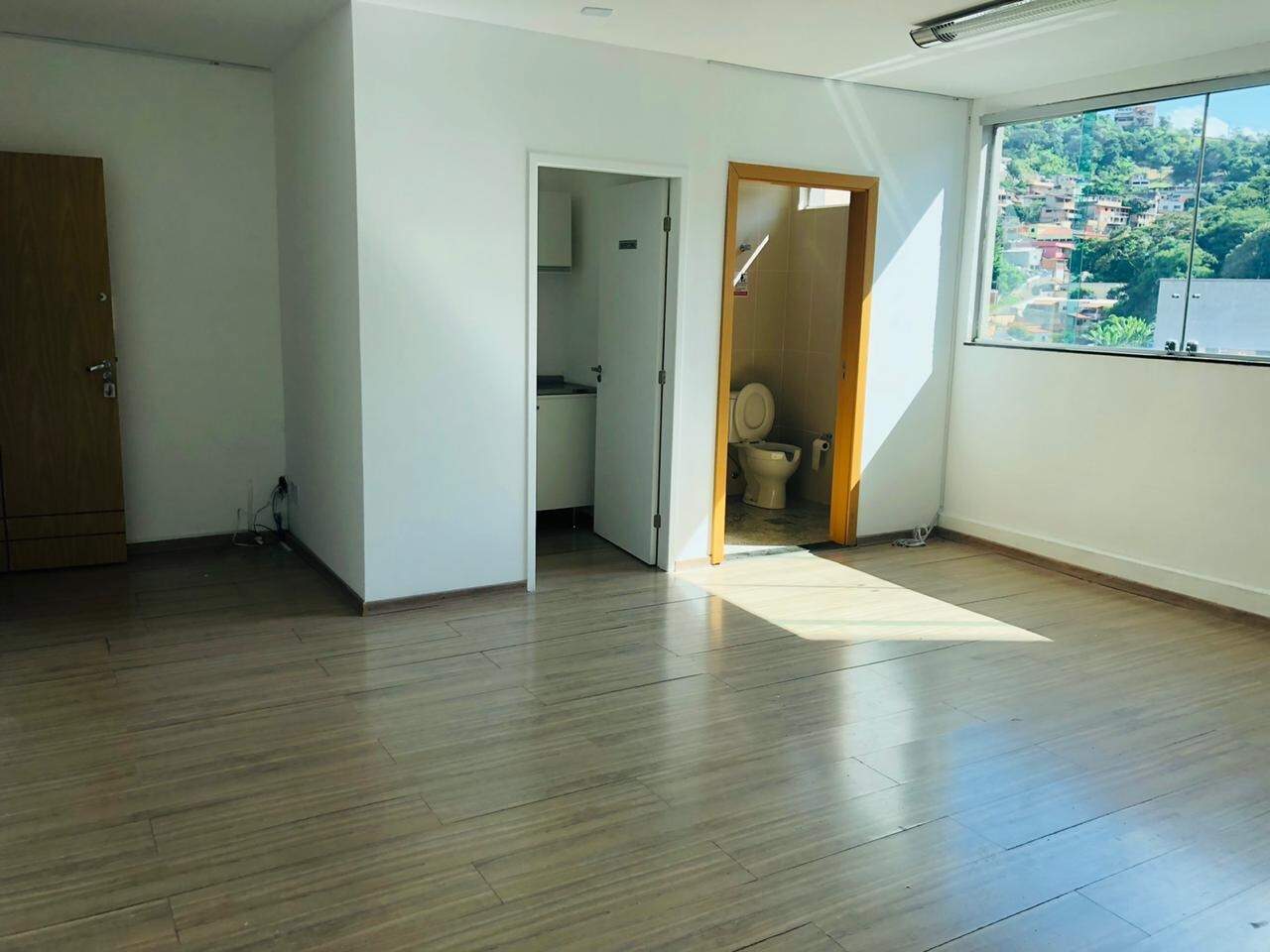 Sala à venda no Buritis: 