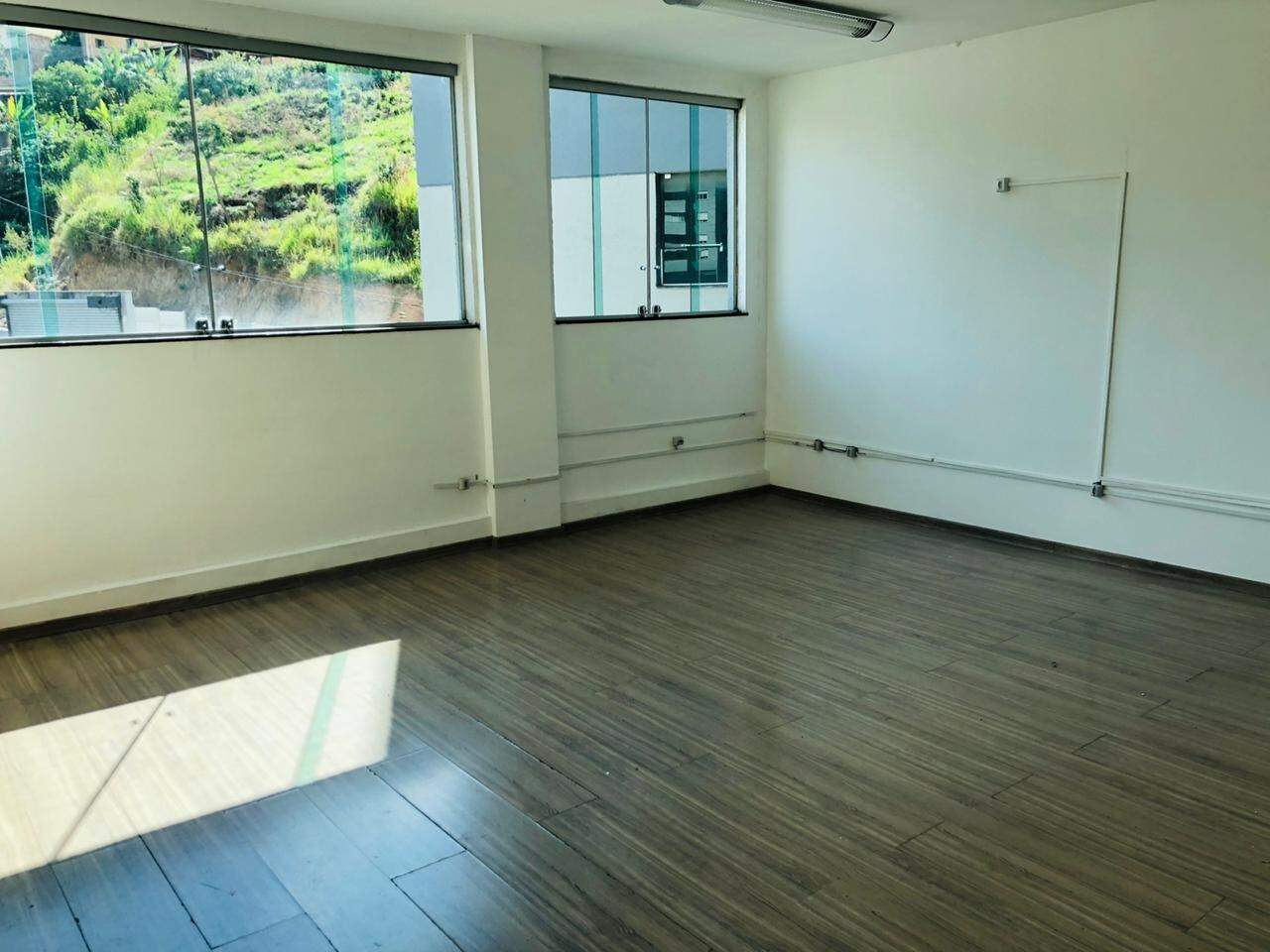 Sala à venda no Buritis: 