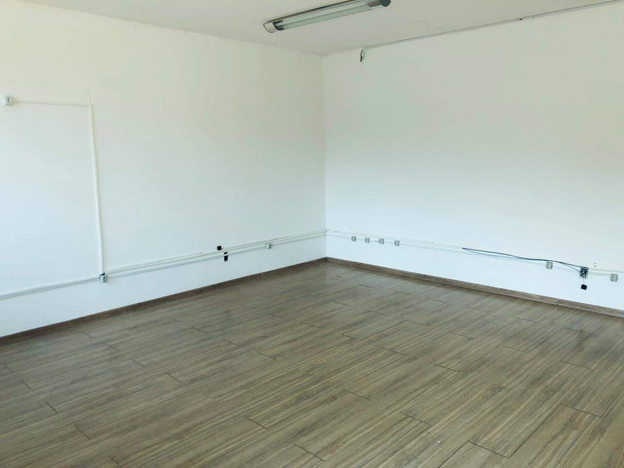Sala à venda no Buritis: 