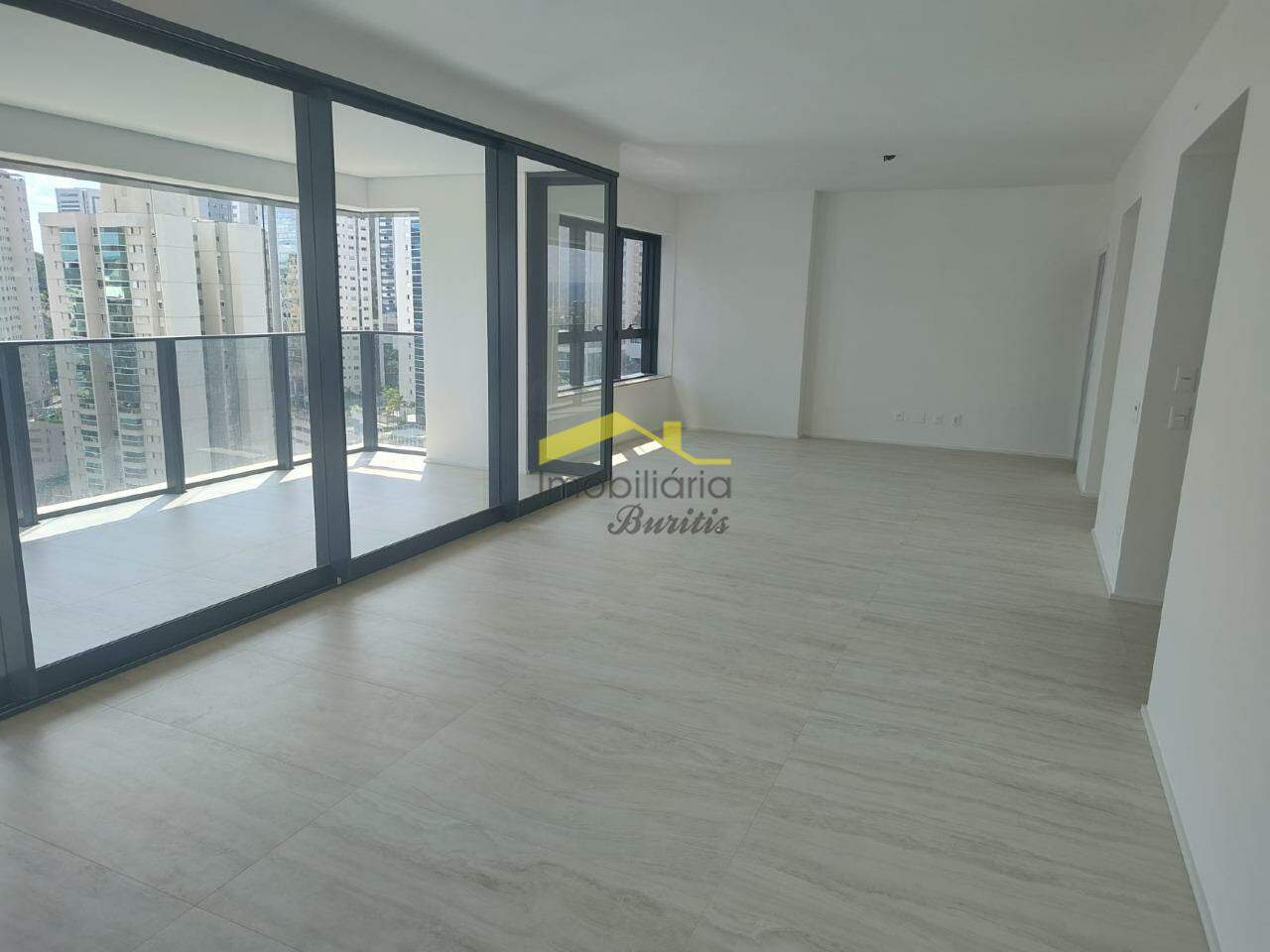 Apartamento à venda no Vila da Serra: 