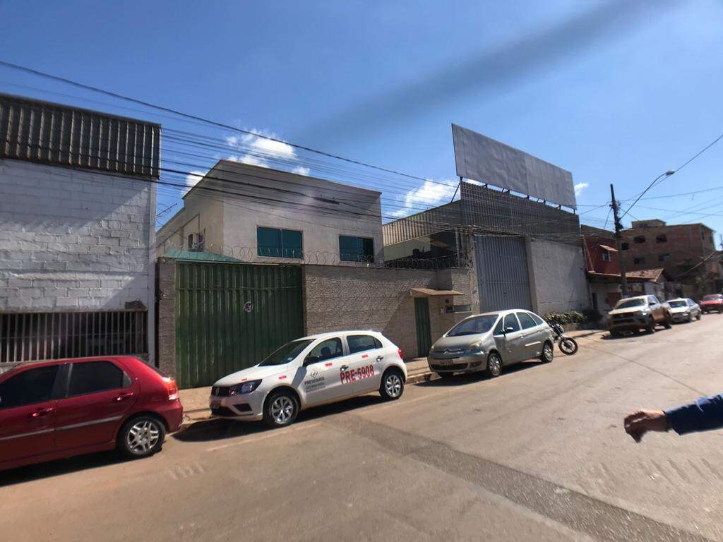 Galpão à venda no JARDIM CANADA: 