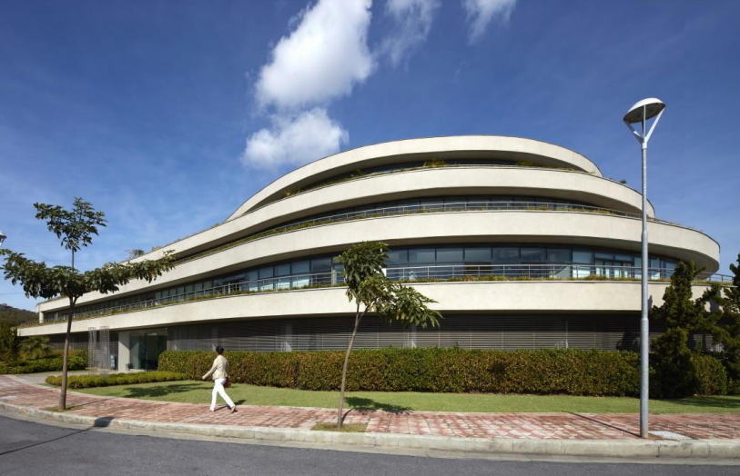 Sala à venda no Santa Lúcia: 