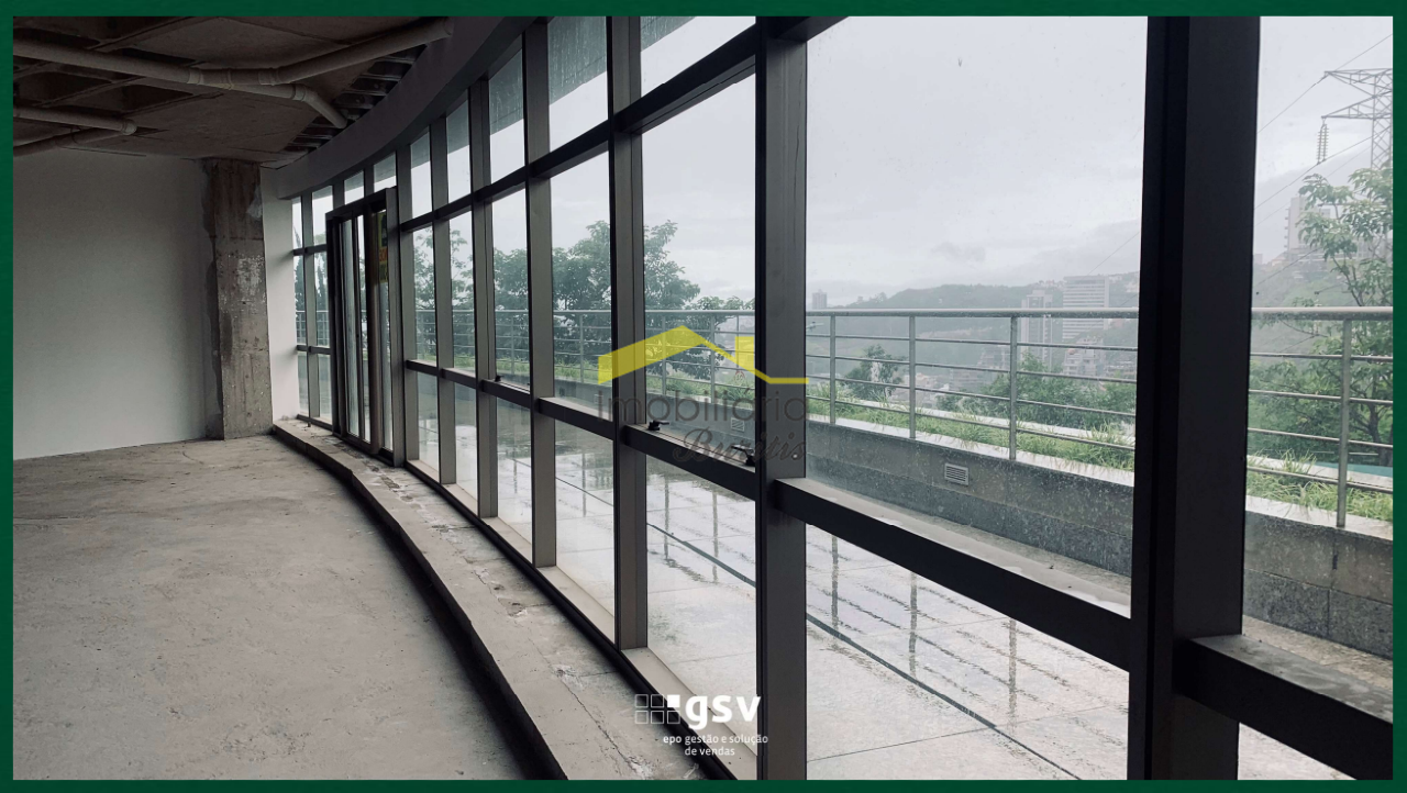 Sala à venda no Santa Lúcia: 