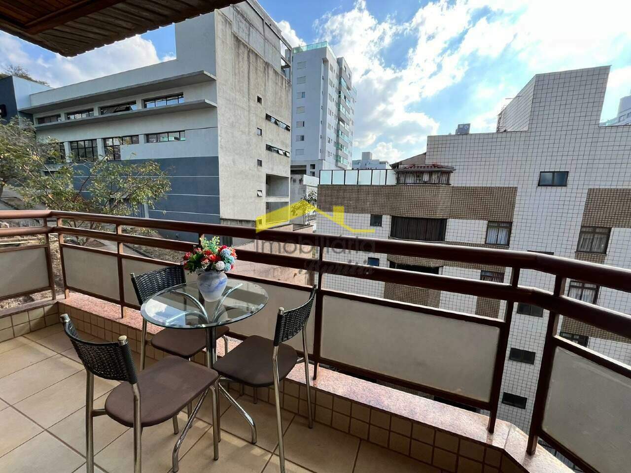 Cobertura à venda no Buritis: 