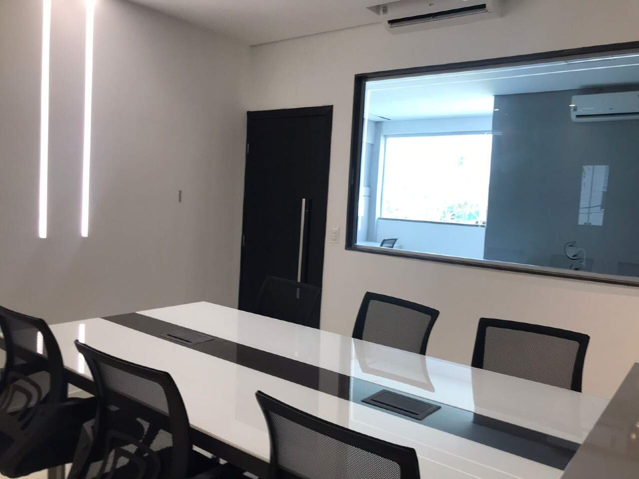 Sala à venda no Buritis: 