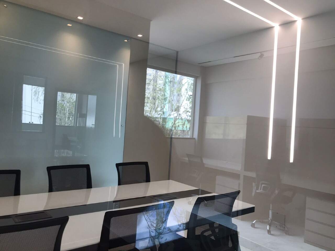 Sala à venda no Buritis: 