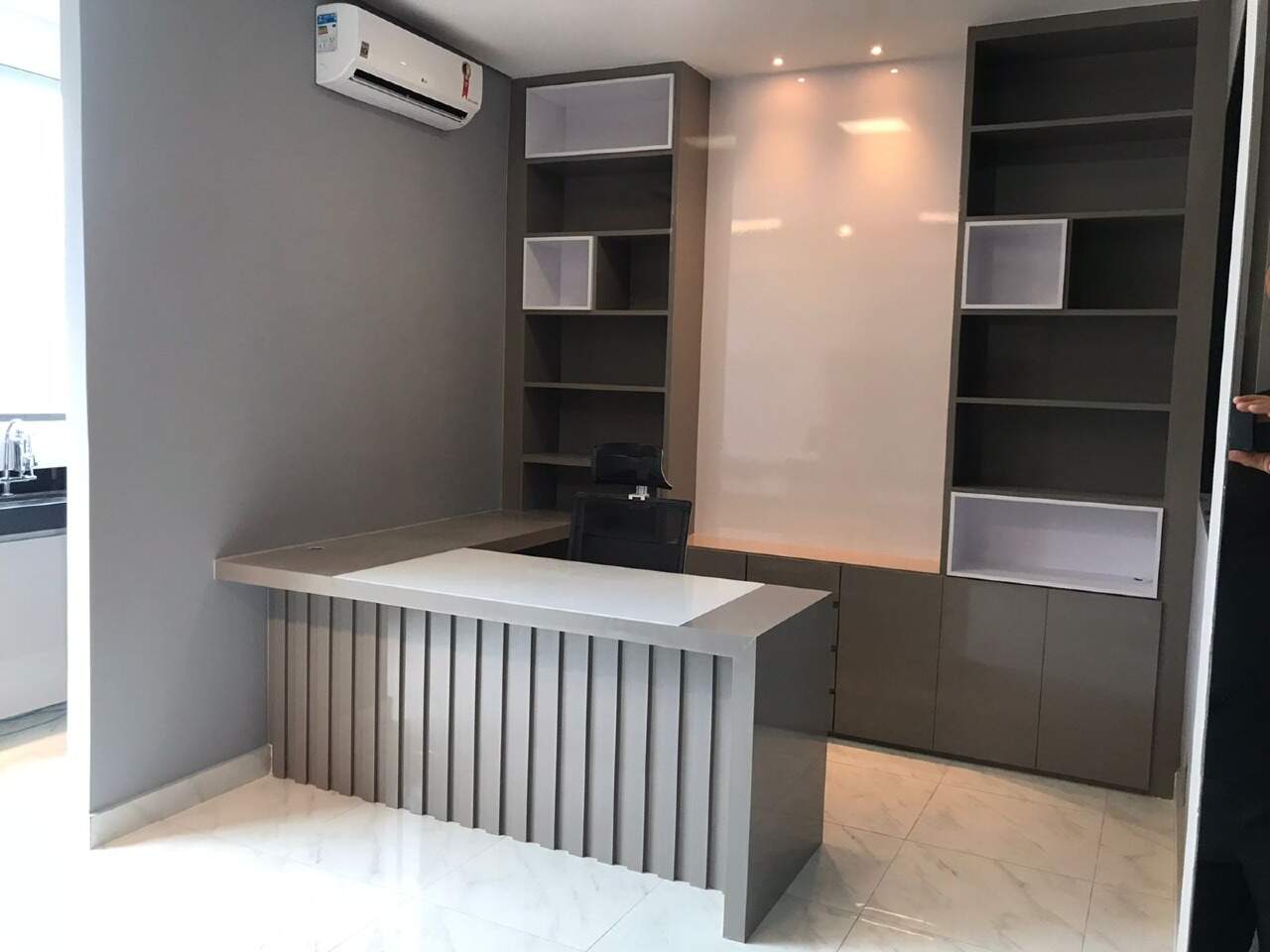 Sala à venda no Buritis: 