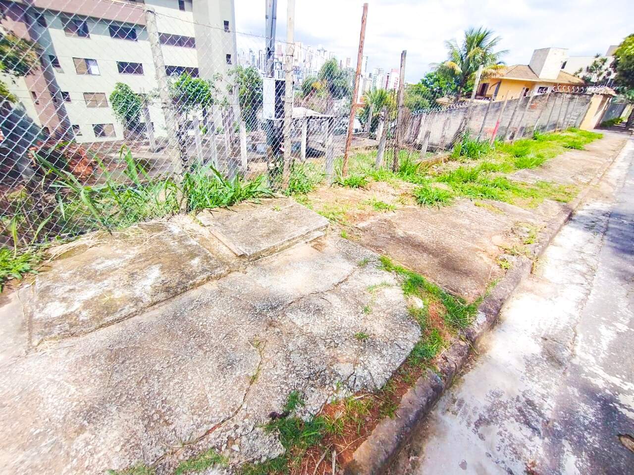 Lote à venda no Estoril: 