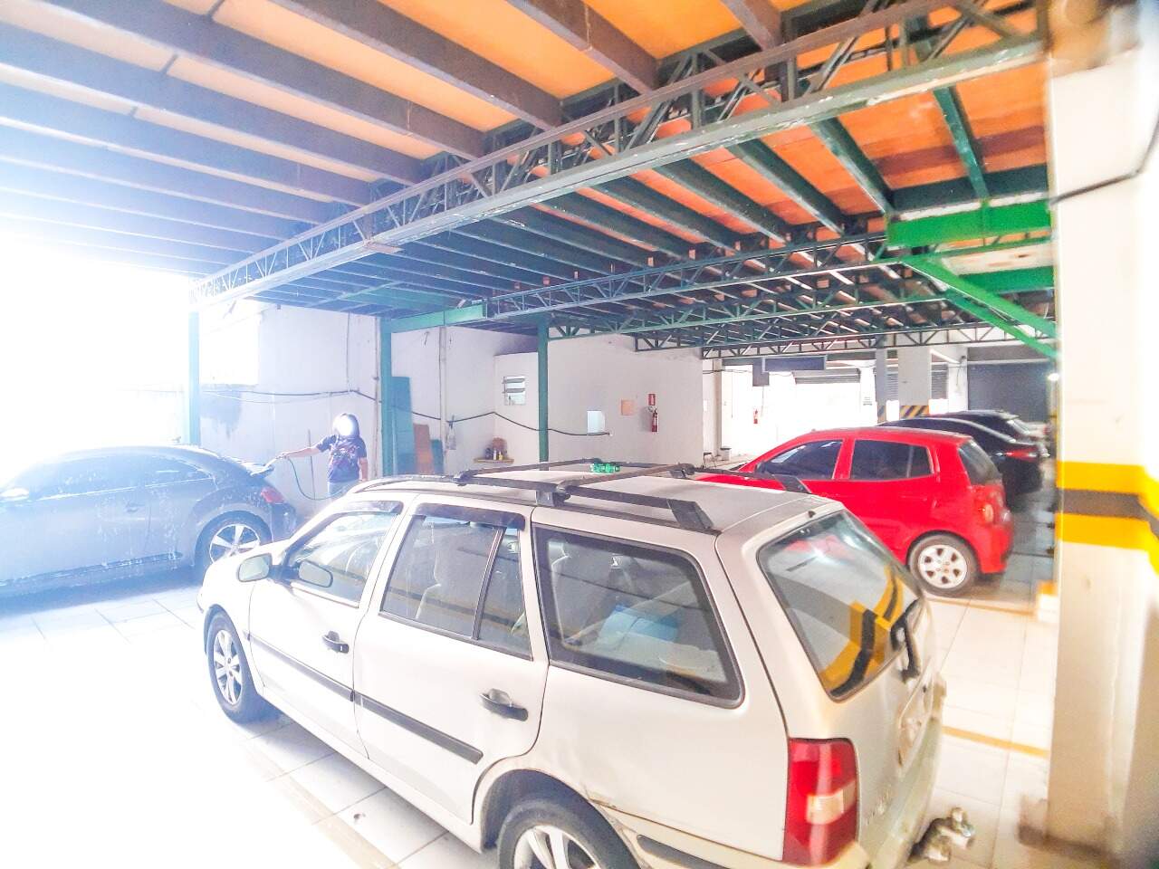 Galpão à venda no Centro: estacionamento 1