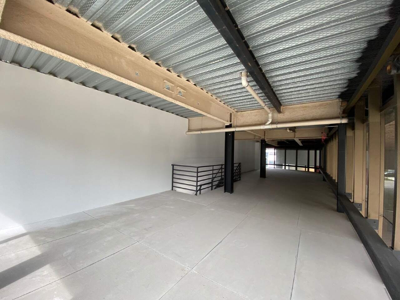 Loja para aluguel no Estoril: 