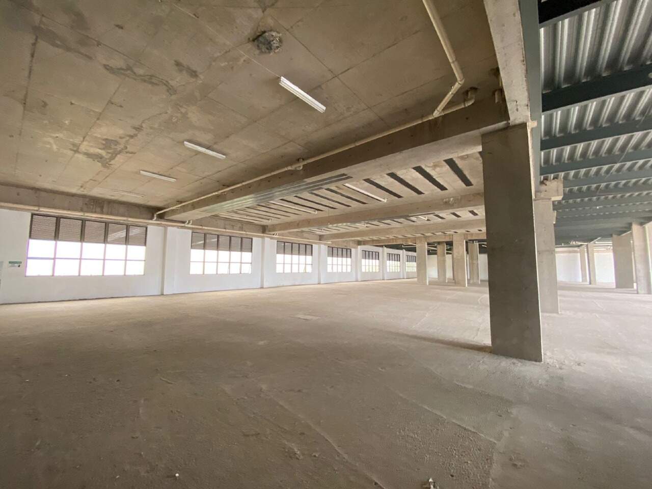 Loja para aluguel no Estoril: 