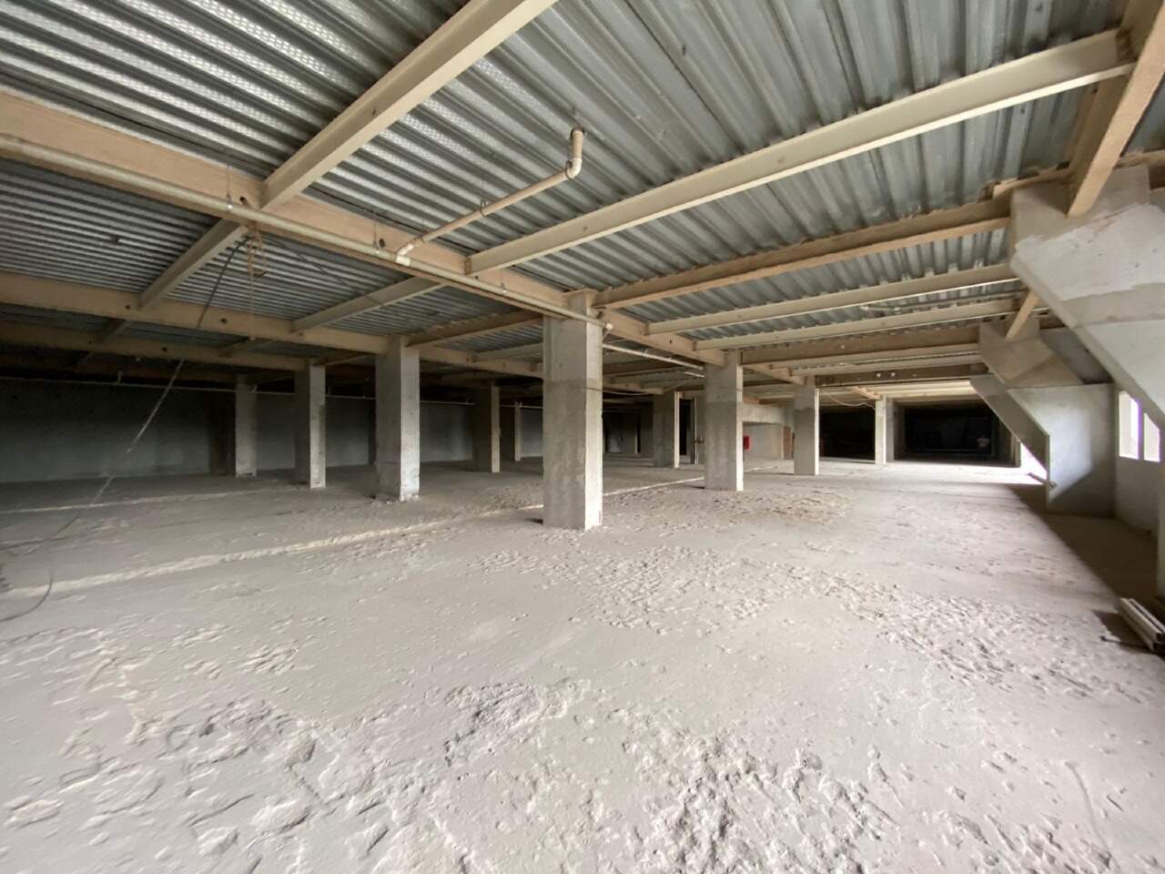 Sala para aluguel no Estoril: 