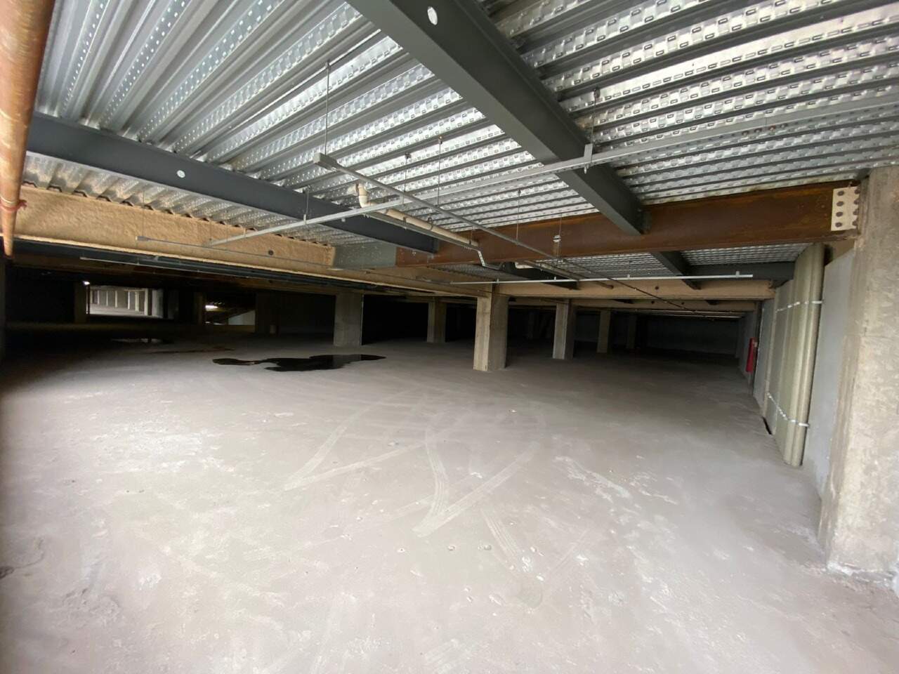Sala para aluguel no Estoril: 