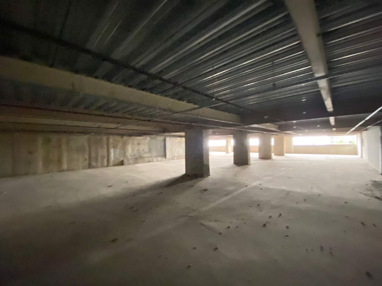 Sala para aluguel no Estoril: 