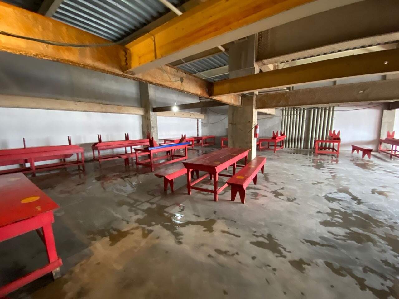 Sala para aluguel no Estoril: 