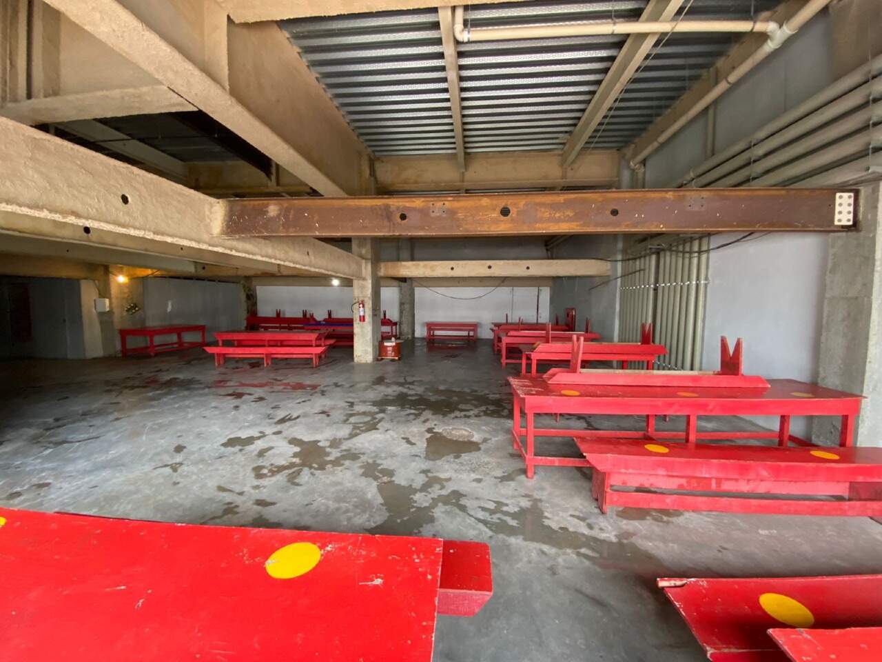 Sala para aluguel no Estoril: 