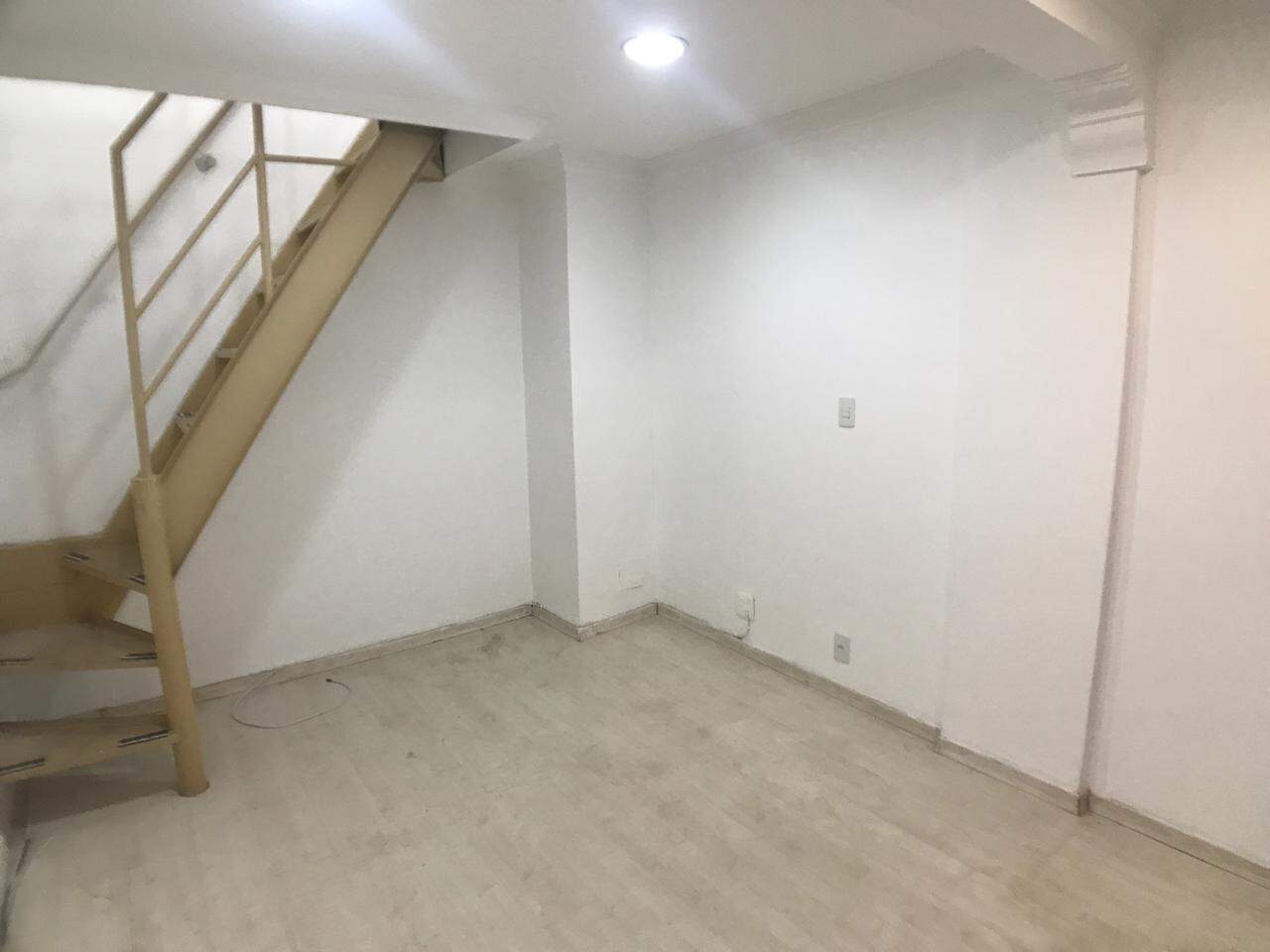 Loja à venda no Estoril: 