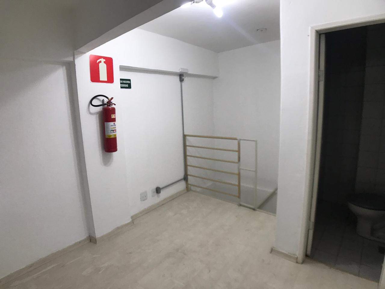 Loja à venda no Estoril: 